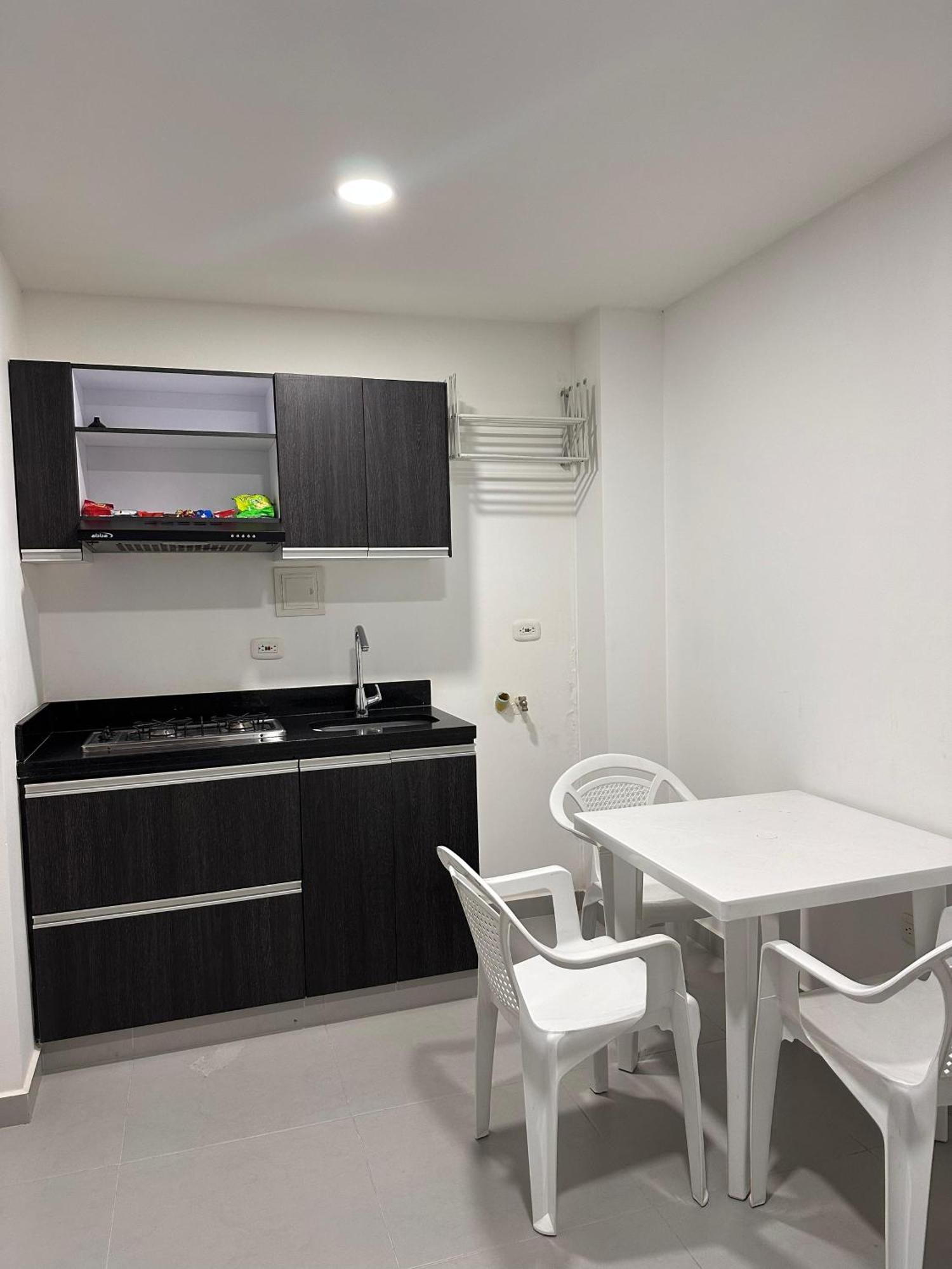 Hermoso Con Aire Acondicionado Cerca Al Hospital De Neiva