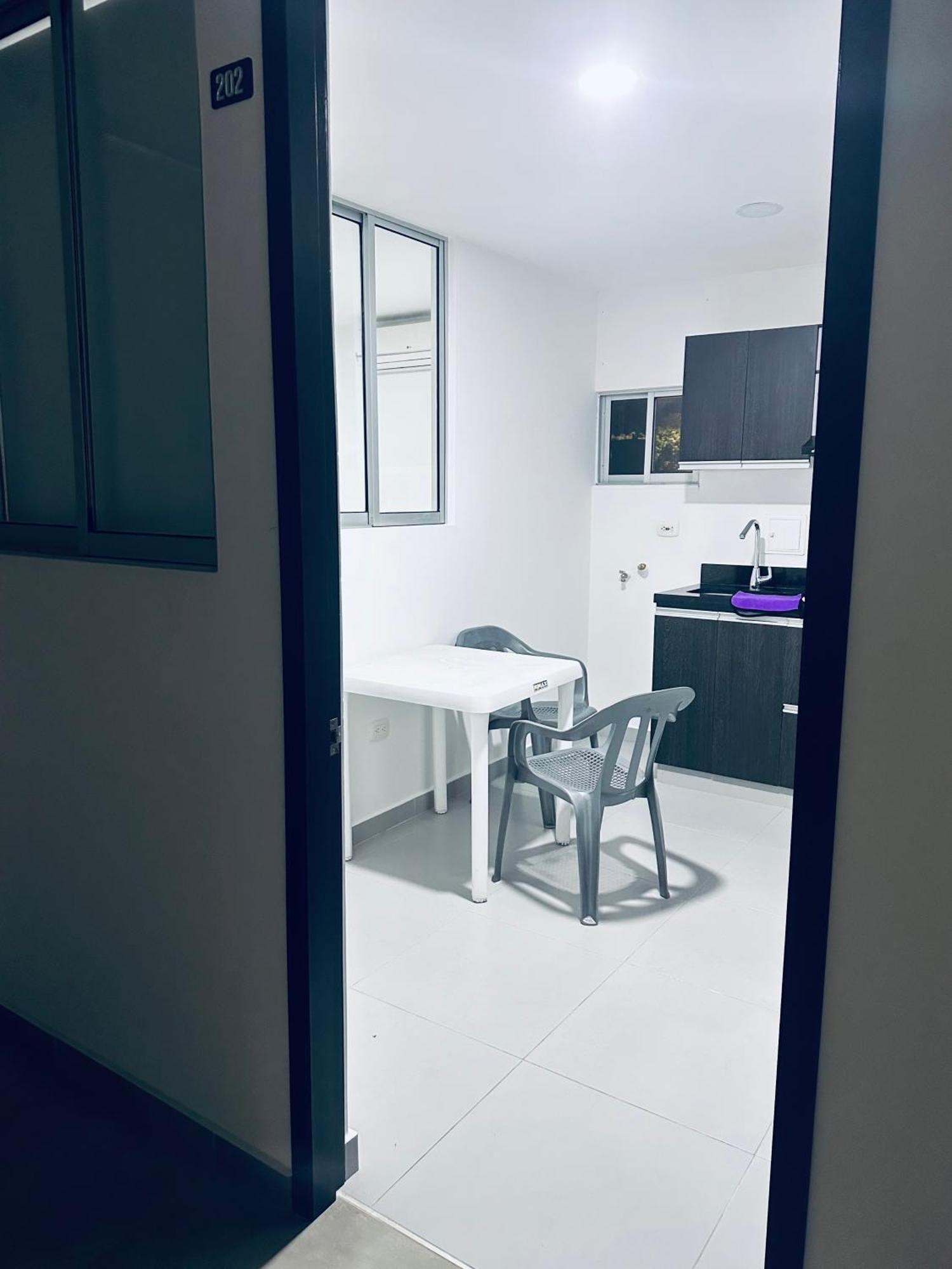 Hermoso Con Aire Acondicionado Cerca Al Hospital De Neiva